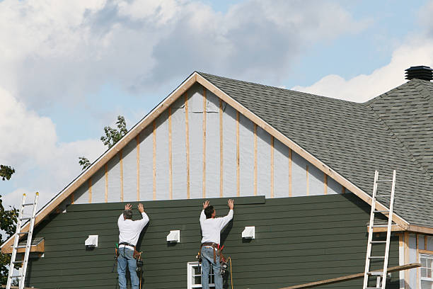 Professional Siding Installation technician working in Lyons, NJ